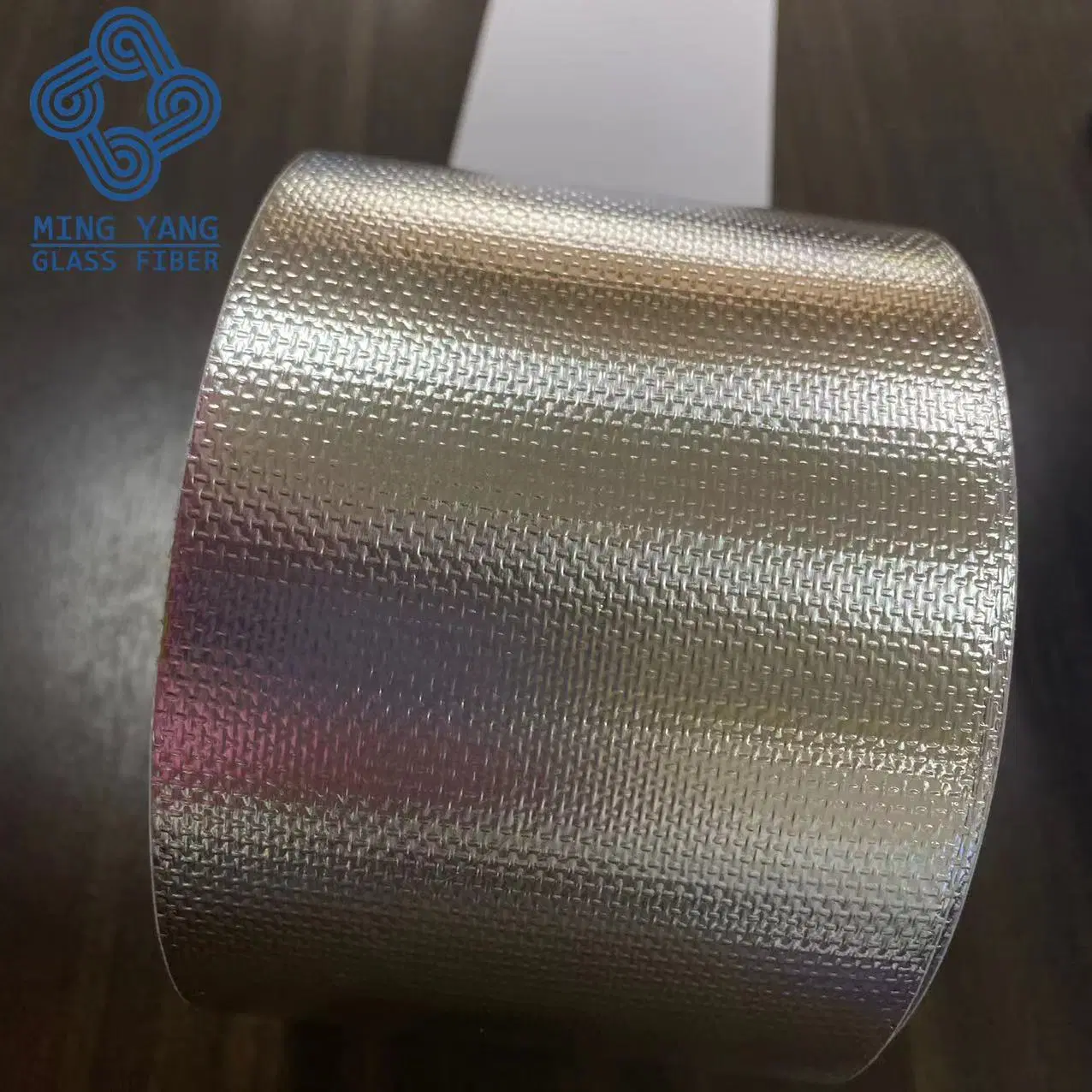 China aluminio Foil Fibra de vidrio tejido Autoadhesivo de aislamiento de la fábrica de cintas Precio