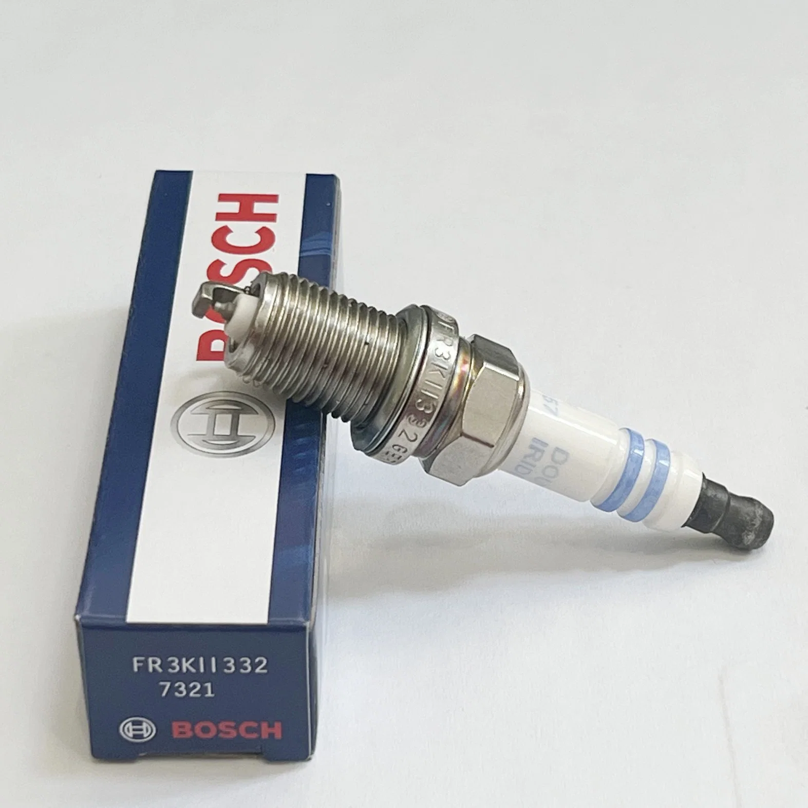 B-Osch original Iridium Spark Plug Fr3kii332 Gas Spark Plug for Camión