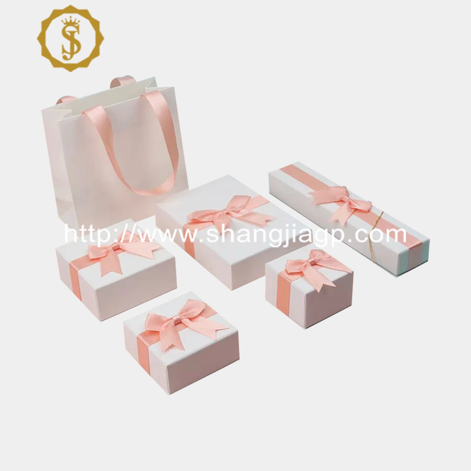 Boîtes d'emballage de bijoux en velours blanc rose imprimé avec logo personnalisé de luxe, avec sac en papier.
