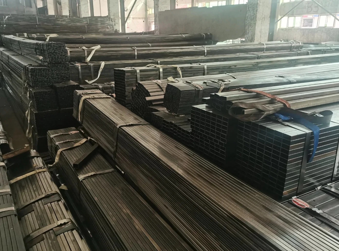 Capillary Stainless Steel Pipe Seamless Steel Tube 304 316 Round Square Welded Pipe Carbon ASTM, JIS, GB, DIN, En Black Alloy Oil Manufacturer of Steel Pipe