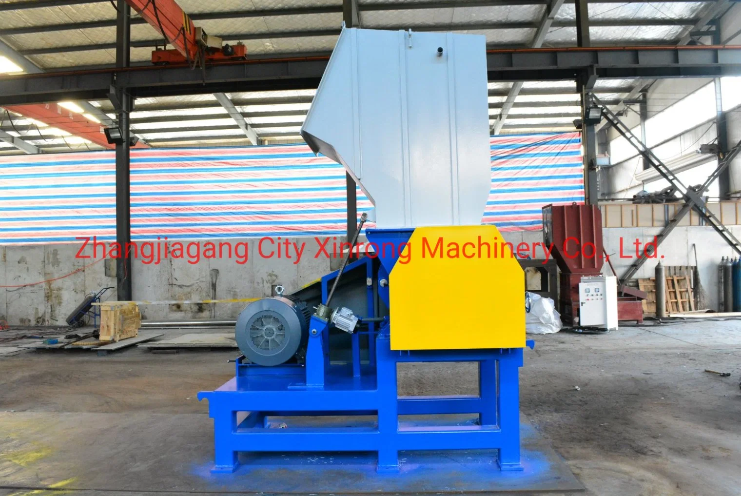 PP Bags Crusher/Non-Woven Bags Crusher/Films Crusher/High Efficiency Low Noise Plastic Granulator Crusher Machine for Pipe/Film/Bottles/Sheet/Plastic Recycling