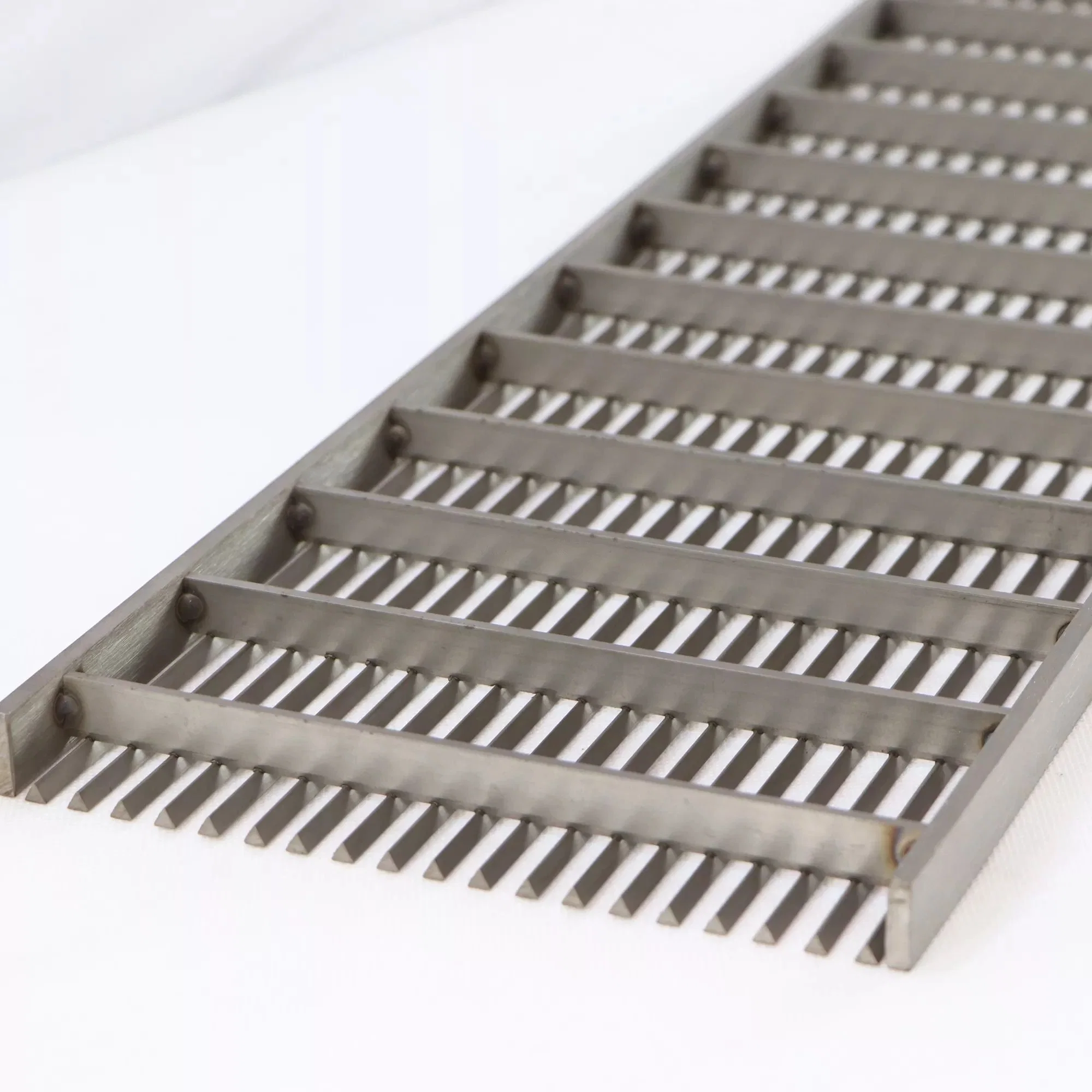 Customized Stainless Steel Grating for Building/Walkway/Stair Tread/Drain Cover