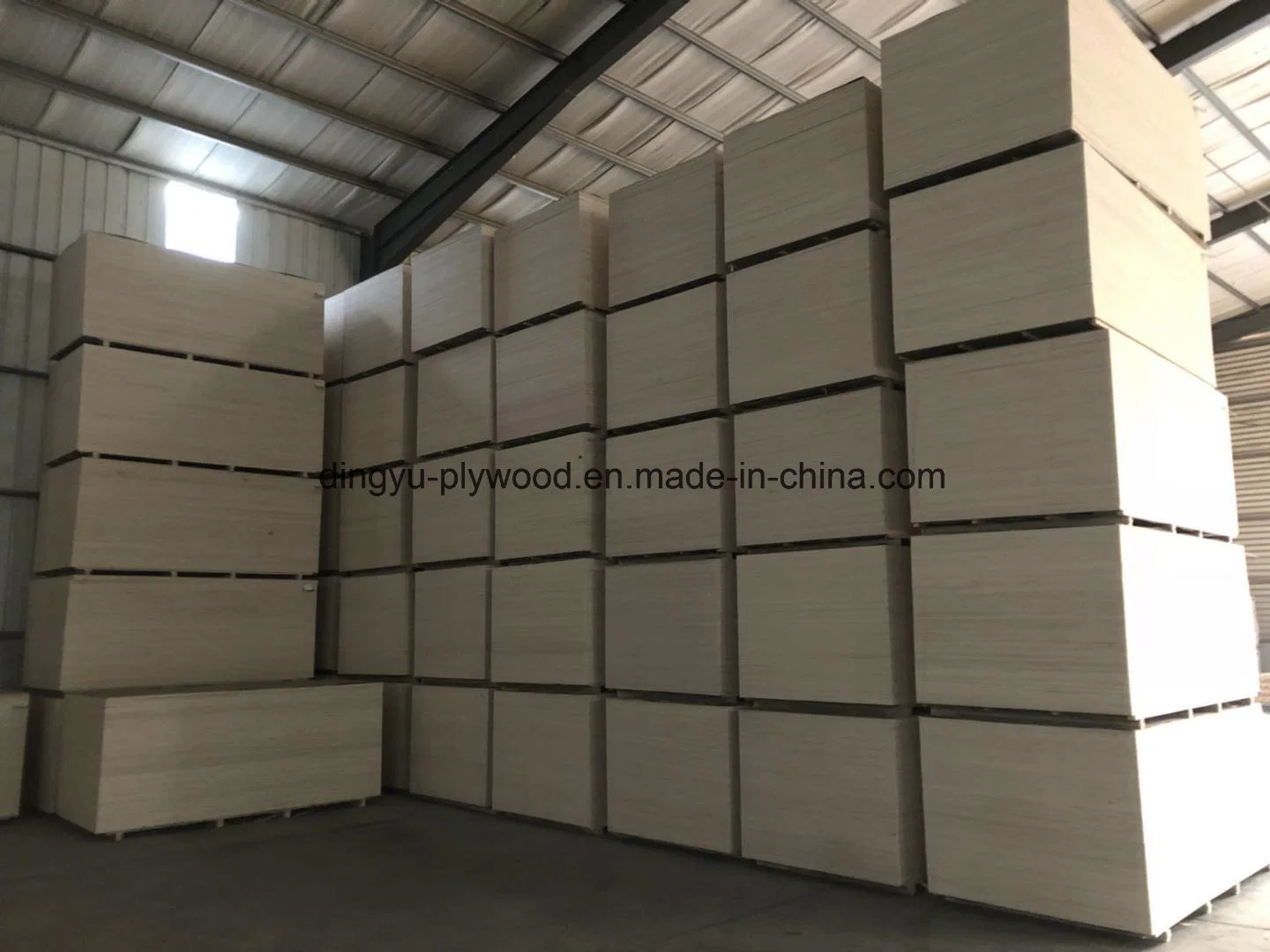 Commercial Plywood/Timber Bintangor Plywood with 1220X2440X2-25mm