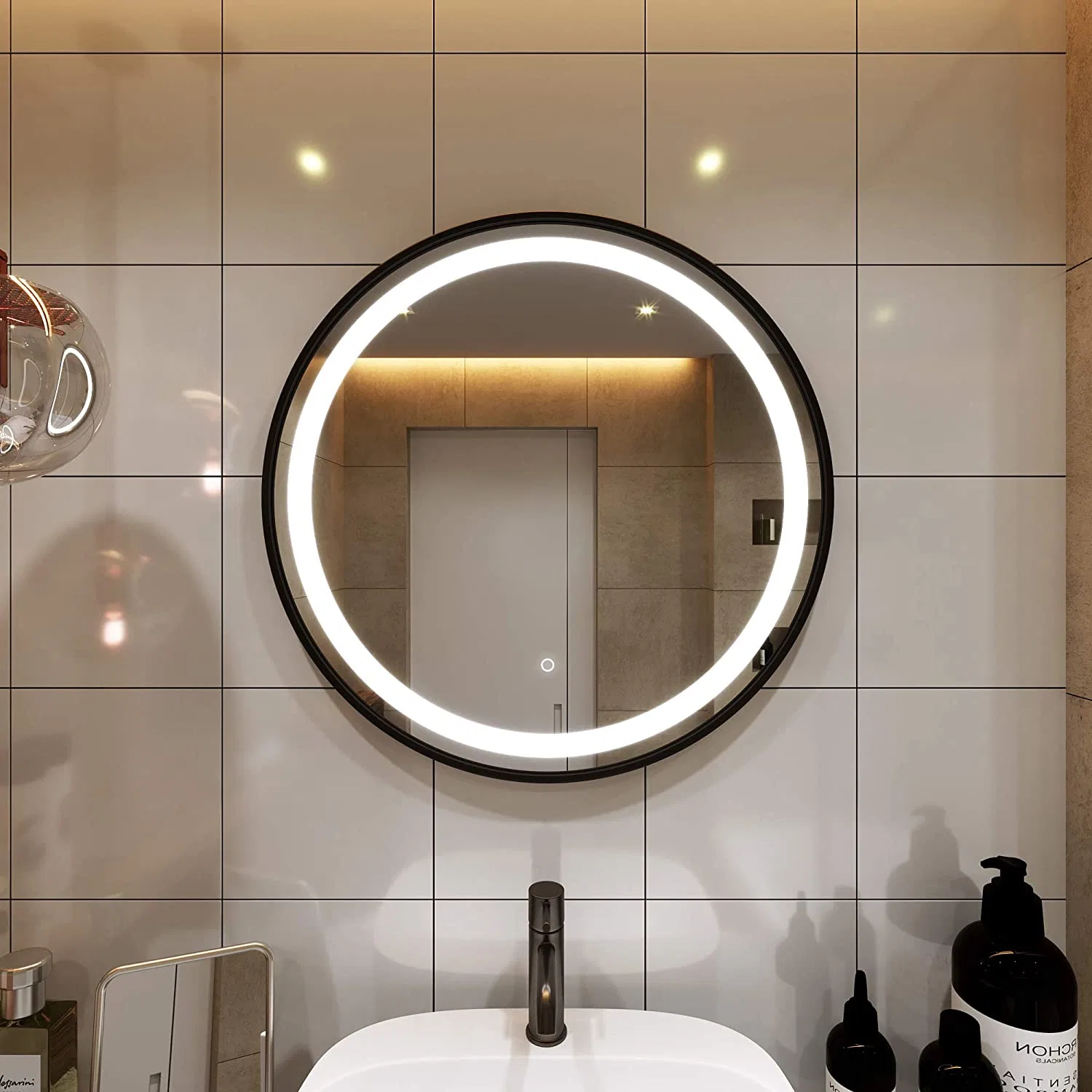 Cadre en acier noir Miroir de salle de bain rond avec éclairage LED personnalisé