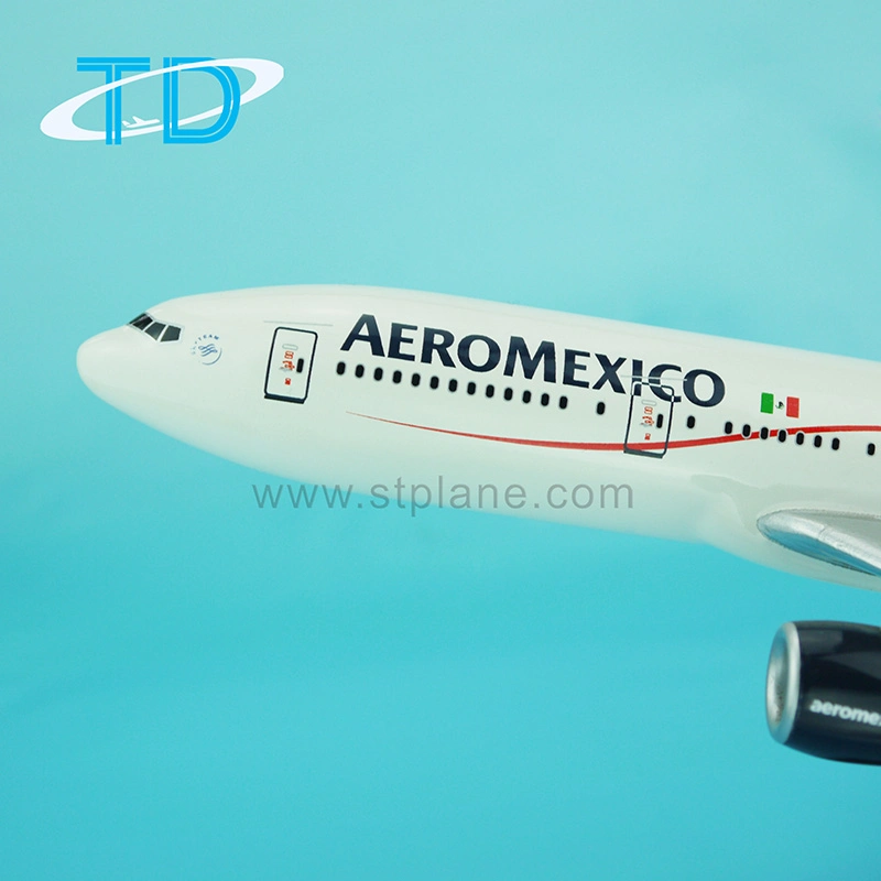 Modelo de avión 777-200 resina deshuesado Aero México