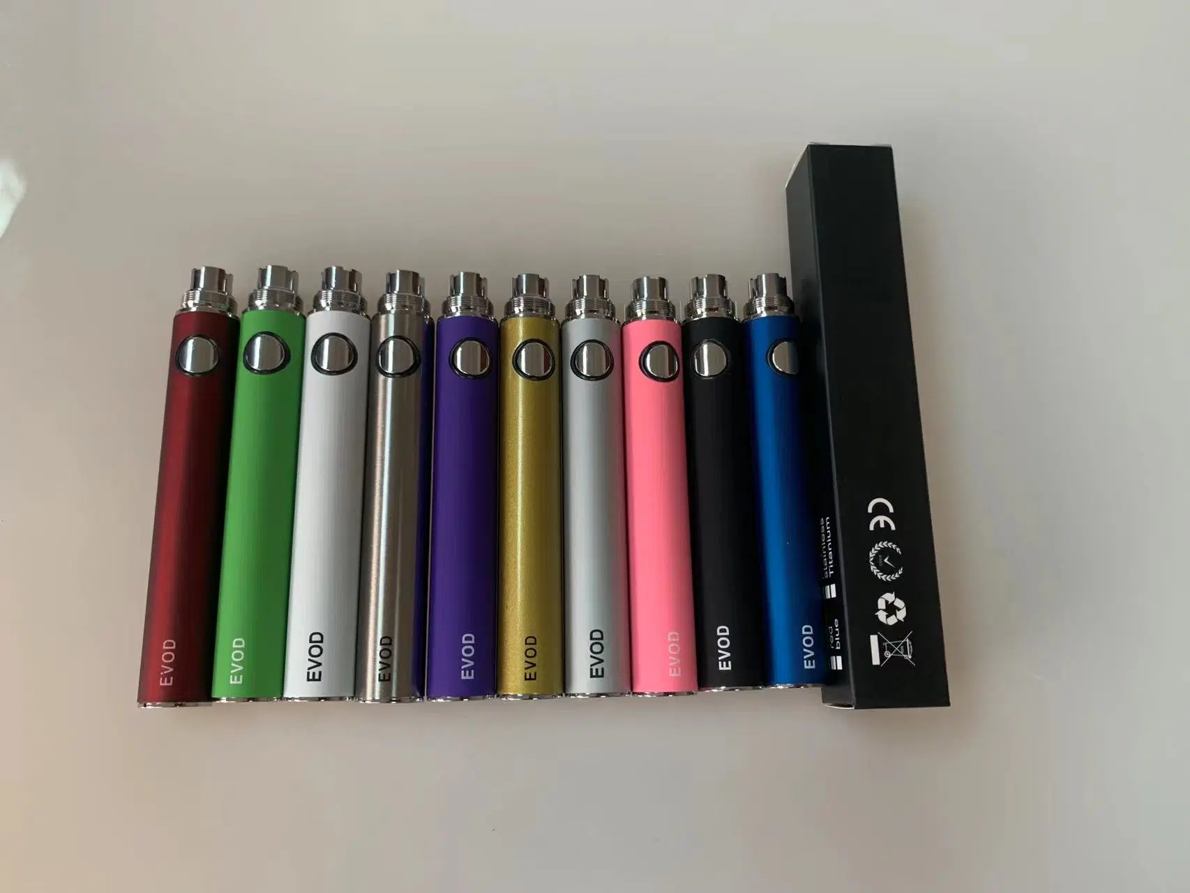 Wholesale/Supplier 3000 Puff Disposable/Chargeable Vape with OEM Brand Evod Battery