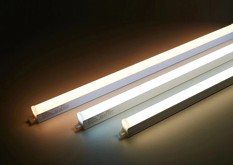 Long Striep Ceiling Lamp T5 Intergrated Tube 5W, 9W, 12W, 18W, 24W LED Tube Lighting for Living Room