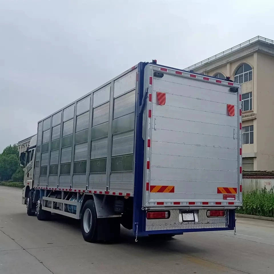 New Dongfeng Liuqi Aluminum Alloy 15tons Truck Transport of Pigs Cows Sheep for Sale Diesel Head Engine Color Transmission Easy