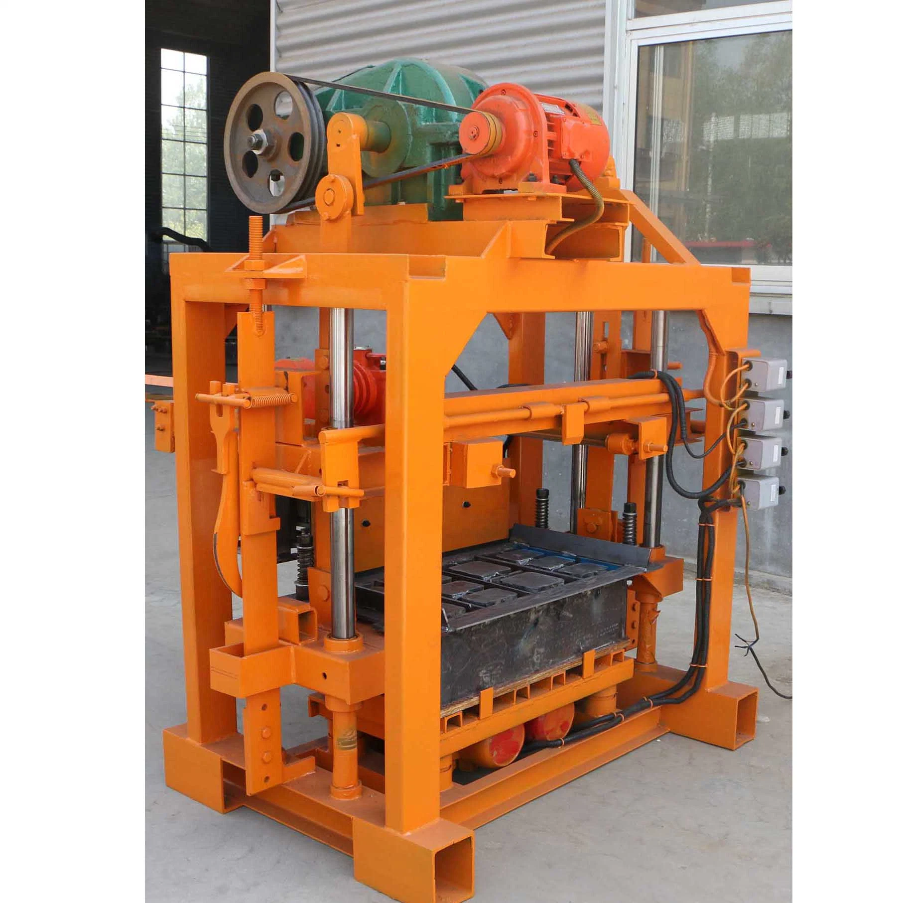 Automatic Hydraulic Brick Making Machine 55kw 380V Voltage