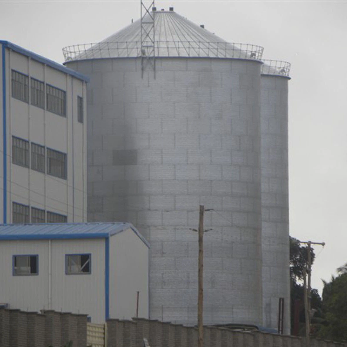 New Type Automatic Plastic Granule Grain Silo with Ce