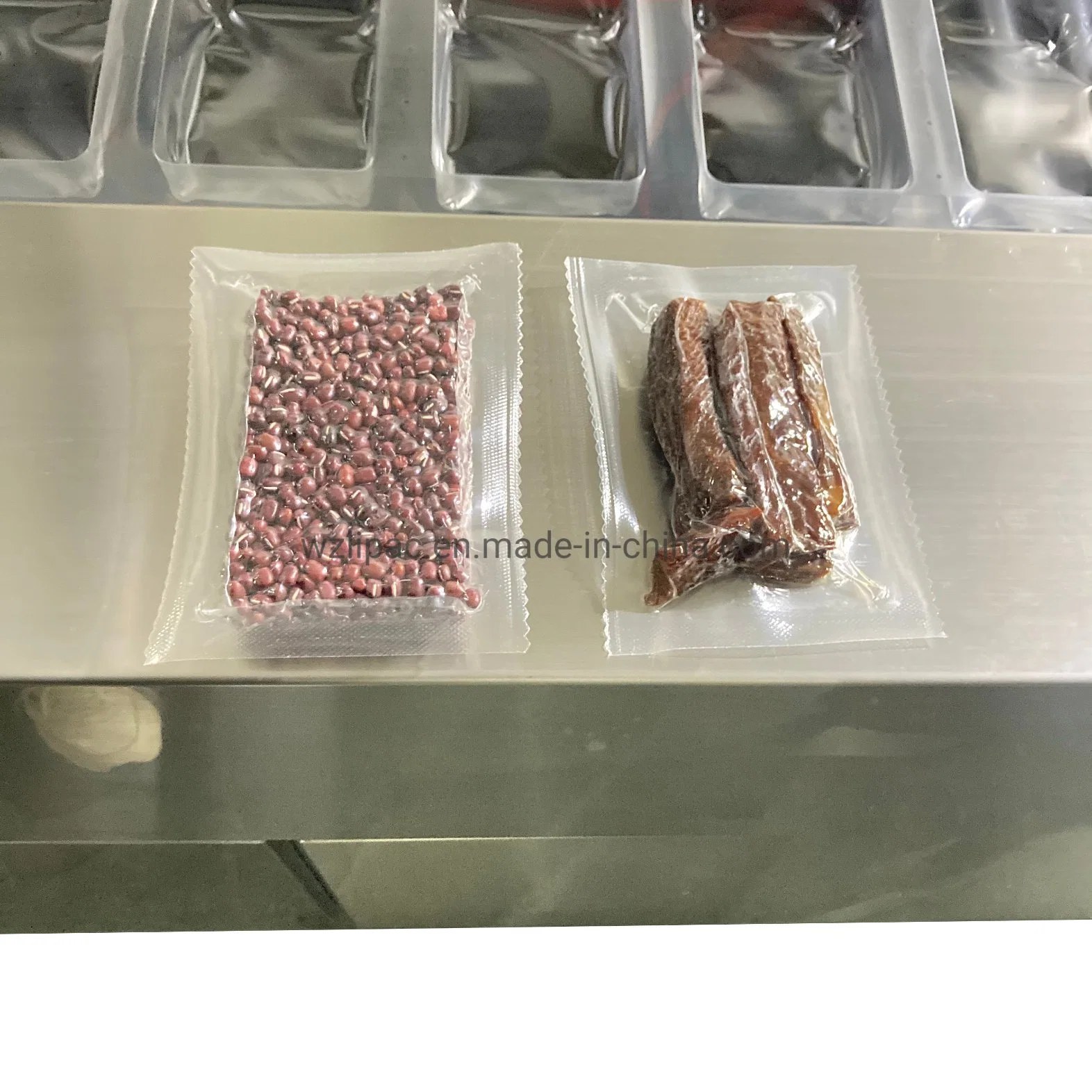 Lp-320 Full Automatic Blister Vacuum Forming Thermoforming Vacuum Packing Shrink Wrapping Machine for Food Sausage Egg and Spaghetti