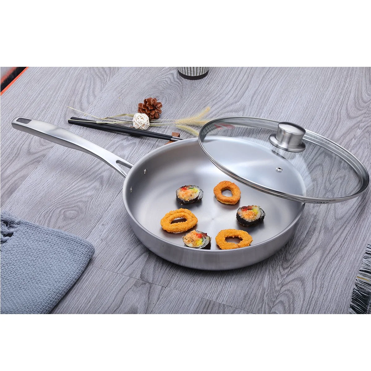 Customized Non-Stick Light 24 Inch 2 Handled Pure Titanium Frying Pan