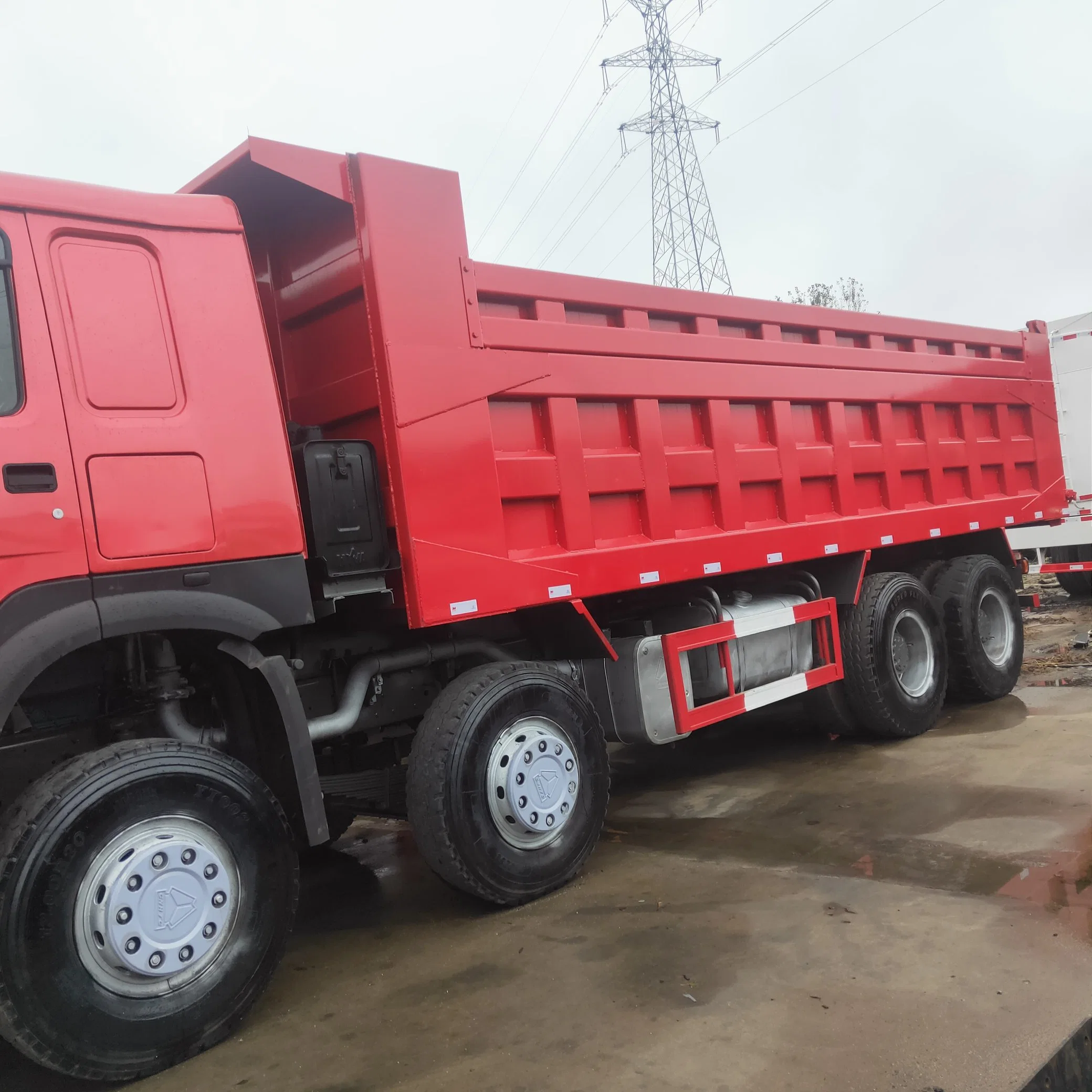 Used Dump Truck HOWO 375 8*4 Rhd, Used Right Hand Drive HOWO 371 12 Wheels Secondhand Sinotruk China Brand Made in 2020