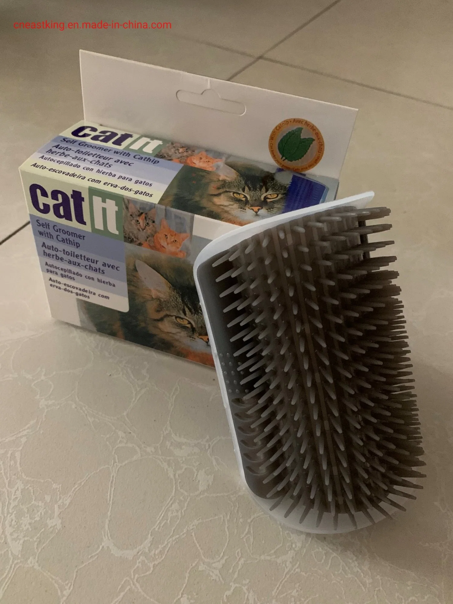 Brush Clean Pet Hair Product Comb Self Glooming Brush for Cat and Dog