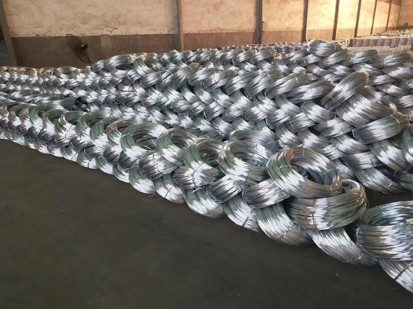 High Tensile High Carbon Galvanized Steel Wire 12 16 18 Gauge Electro Gi Iron