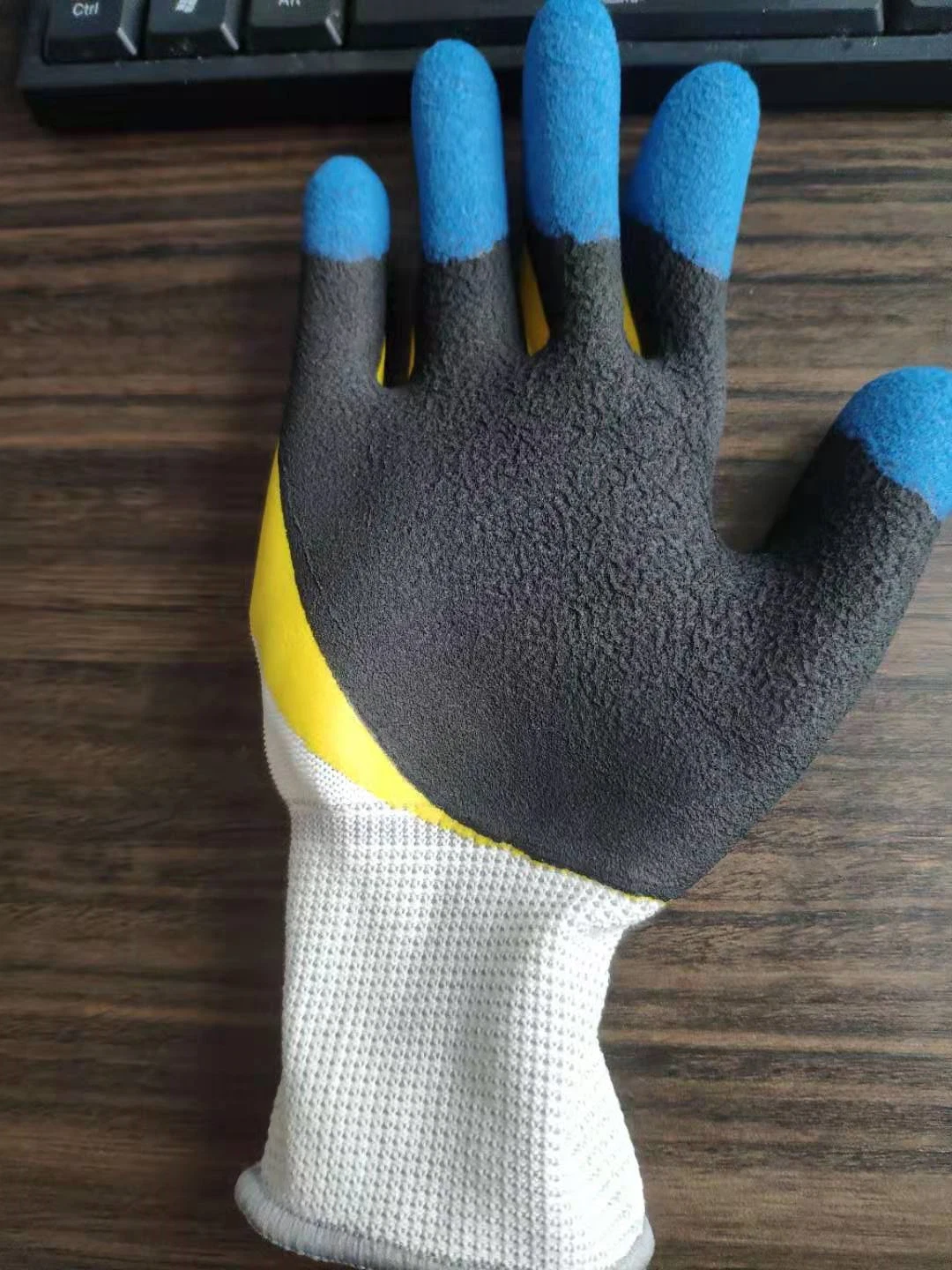 Двойной латекс с покрытием из пеноматериала труда перчатки /усилить пальцы рабочие перчатки