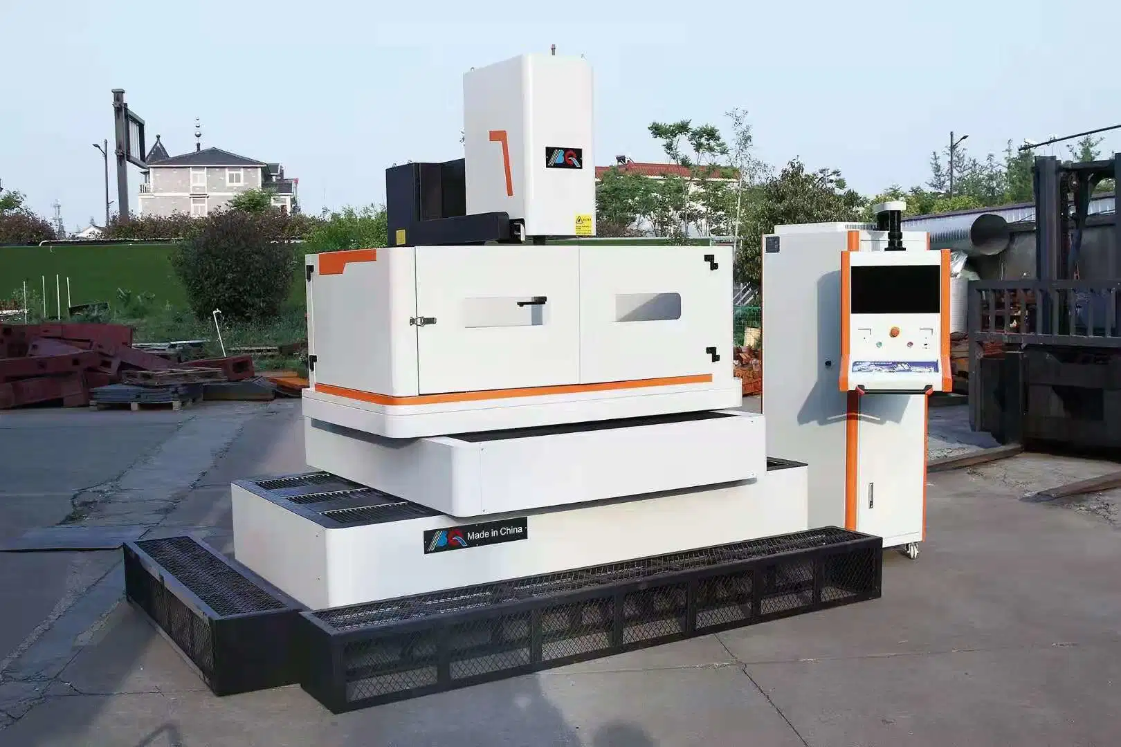 CNC-Schneidemaschine Draht EDM Werkzeugmaschinen Bq1080 für Metall Fräsen