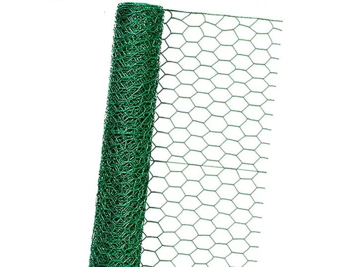 Malha de arame hexagonal revestida de PVC de fábrica. Malha de arame de plástico verde para galinheiro.