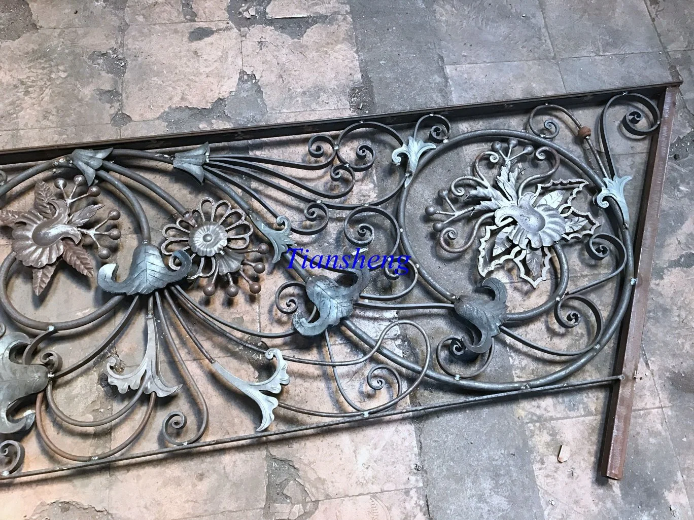 High quality/High cost performance  Hand Forged Wrought Iron Staircase Railing Hot DIP Galvanzied Wrought Iron Steel&Stain Balcony and Stairs Fence, Handrail. Railing for Satey