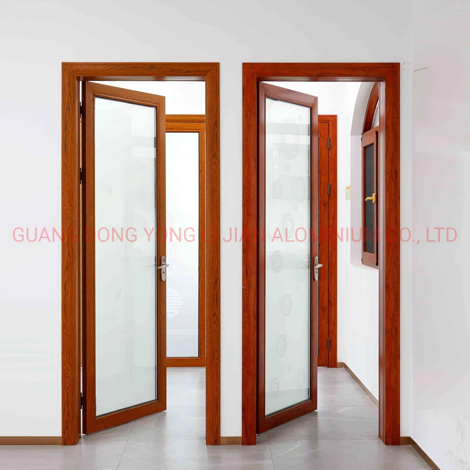 China fábrica de aluminio templado bajo E puerta corrediza de vidrio de aislamiento térmico de la puerta de Casement///colgados de apertura de puertas de aluminio plegable corrediza