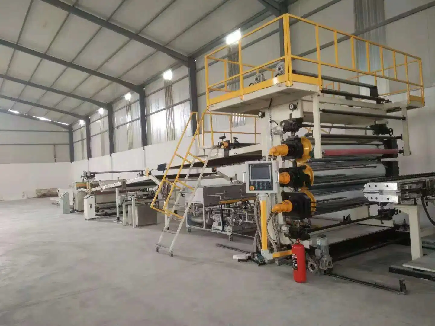 Plastic PVC / HDPE / PP Sheet / Board Making Machine / Production Line