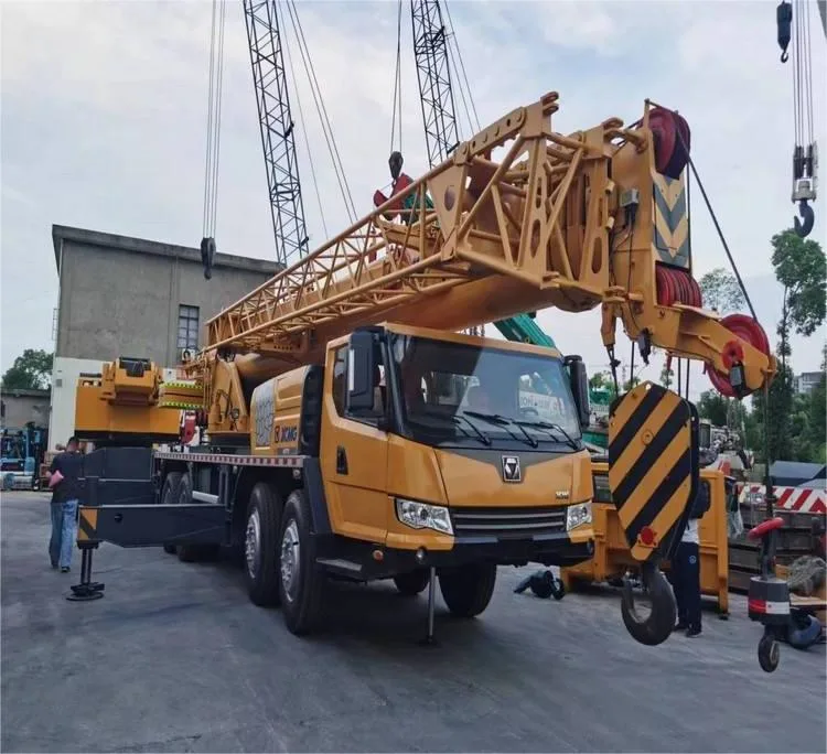 Hot Popular Truck Crane Xugong Xct70 70t pluma de entramado Grúa de camión en Precio promocional