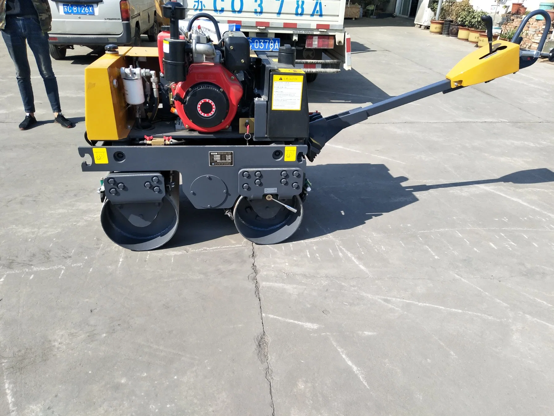 0.8 Ton Mini Double Drum Road Roller (XMR083)