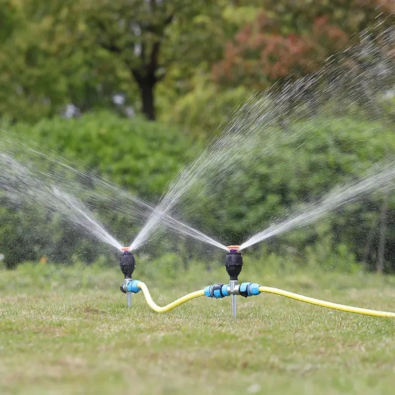 El plástico emergente giratoria de 360 grados las tierras de cultivo aspersor de riego para el riego