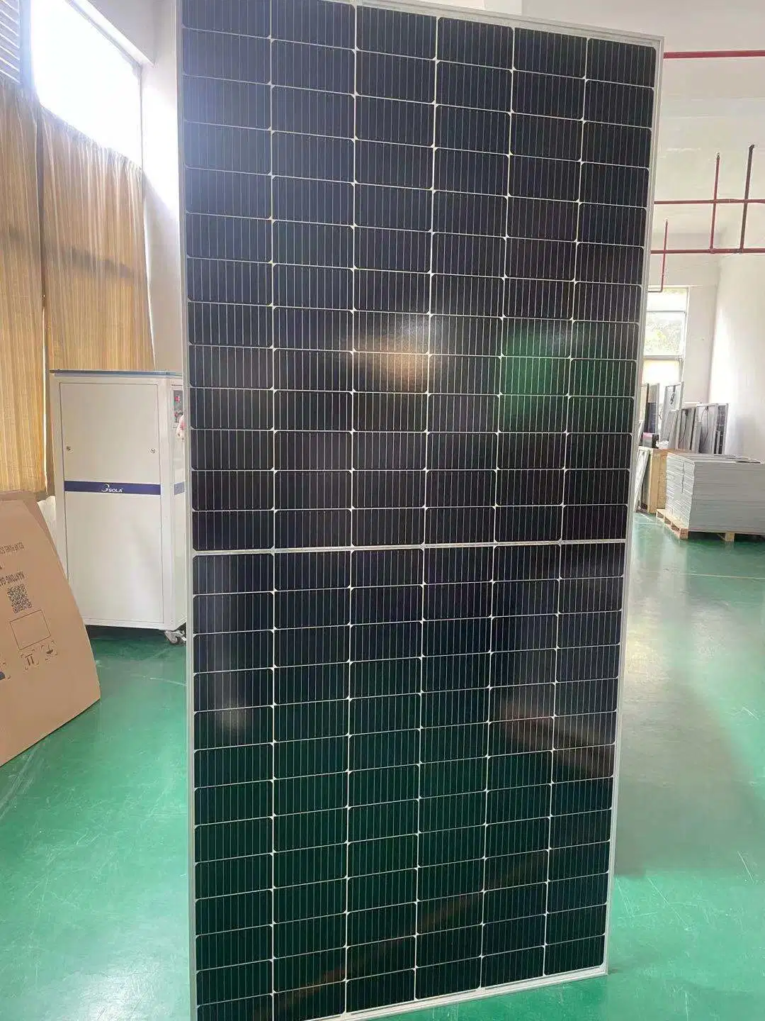 Panneau solaire monocristallin 590W China Factory