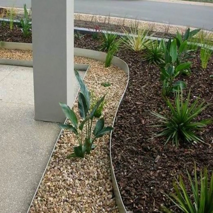 Garden Planter/Metal Flower&Grass Boarder