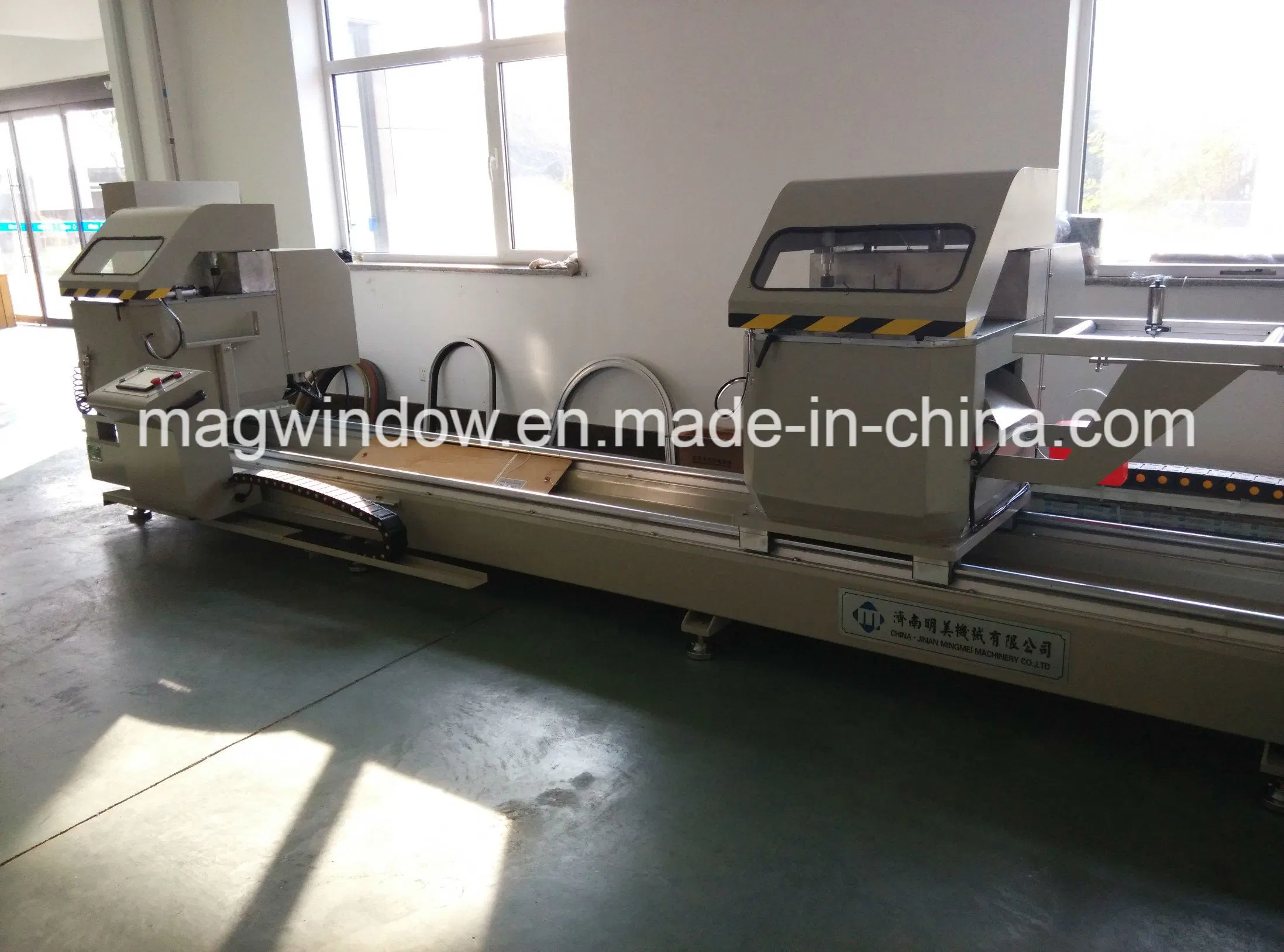 CNC Double-Head Aluminum Profile Cutting Saw with Auto Measuring