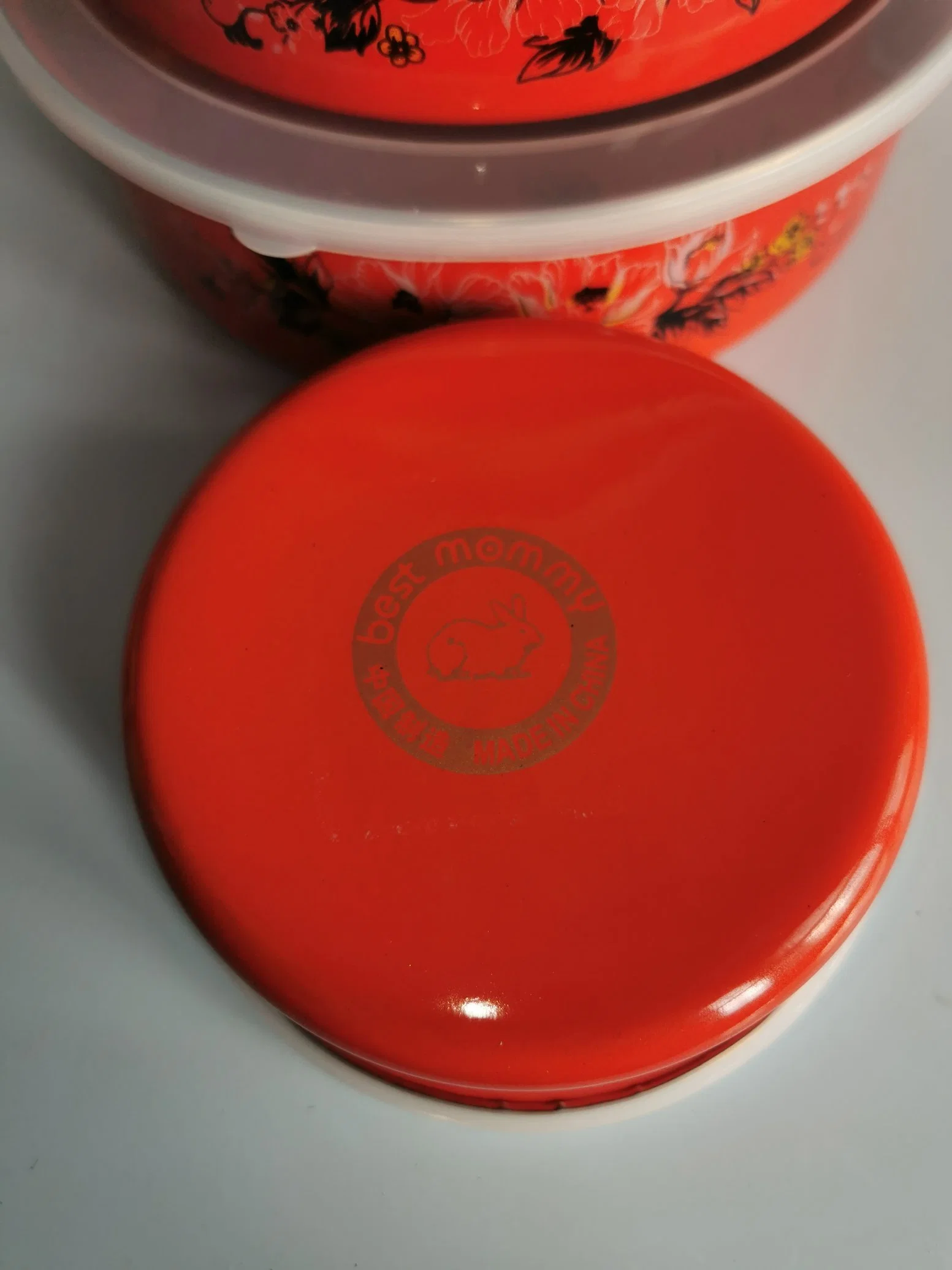 5PCS Enamel Storage Bowl Red Color Body with Flower Deco and Plastic Cover