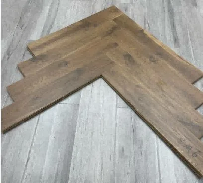 China Top Composite Wood Products داخل غرفة عازلة للماء مصقولة/مصقولة على أرضية MDF