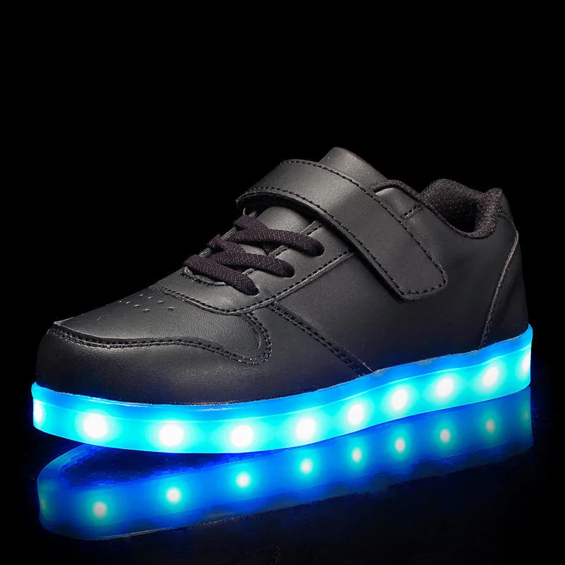 OEM neue Mode USB Laden Schuhe