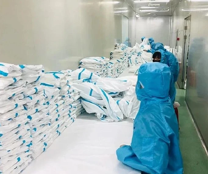 Disposable White Coverall Safety Uniform Isolation Gown Suit Full Body Protective Hooded Clothes Work Wear