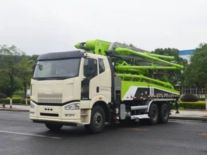 Pompe à béton montés sur camion Zoomlion pour 47X-5rz 47m de béton