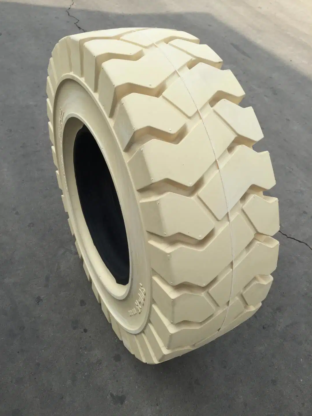 China High quality/High cost performance off The Road Wheel Loader Industrial Solid Forklift Giant Truck Tire for Sale