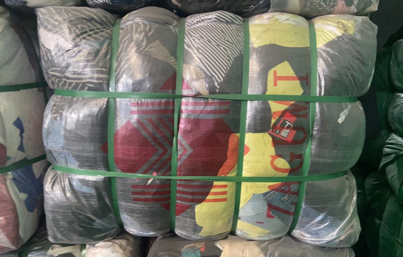 Factory Wholesale/Supplier Second Hand Clothes Used Clothse Bales