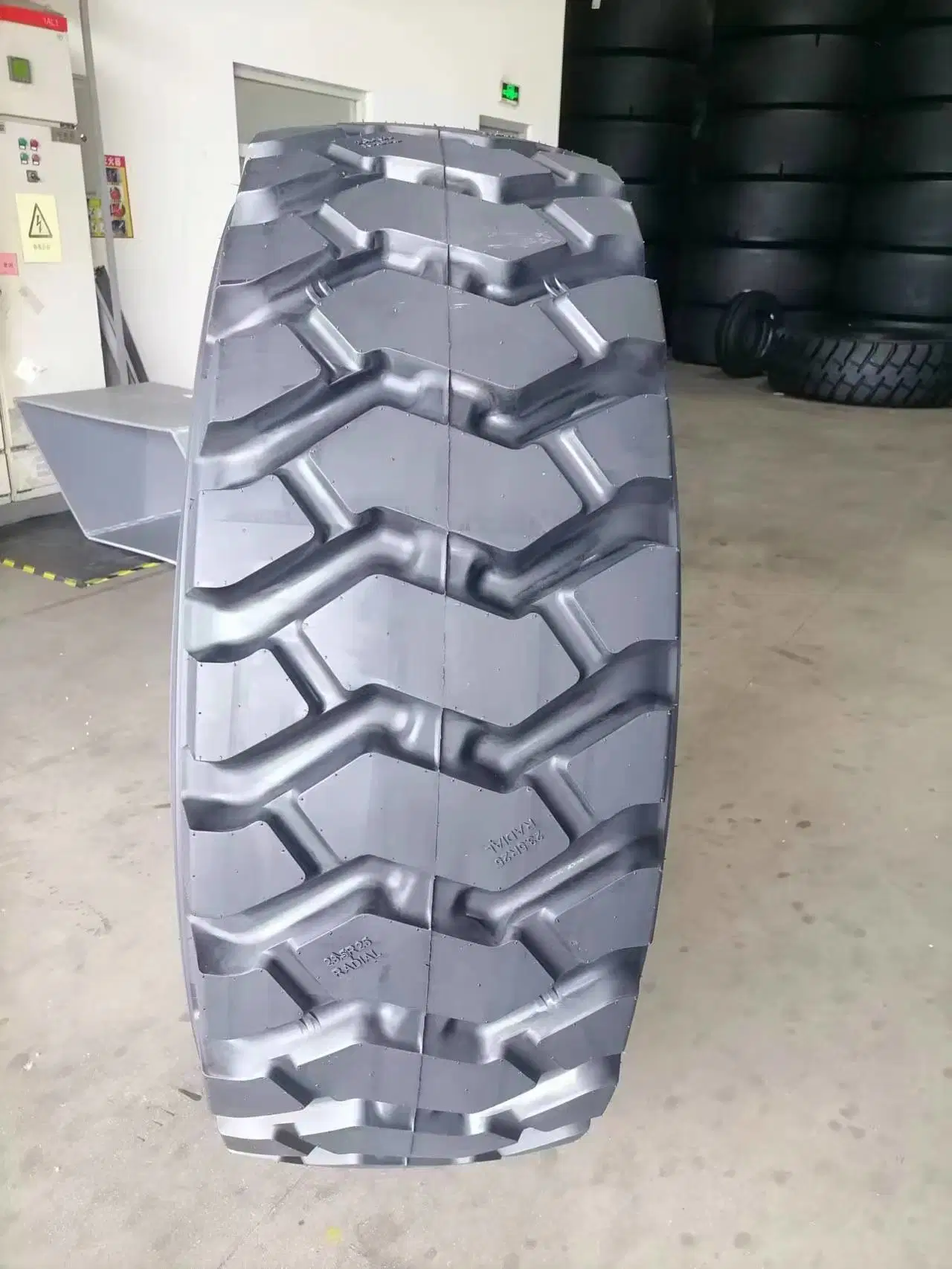 Neumático radial OTR de acero 23,5r25 26,5r25 29.5r25 35/65r33 radial Neumático