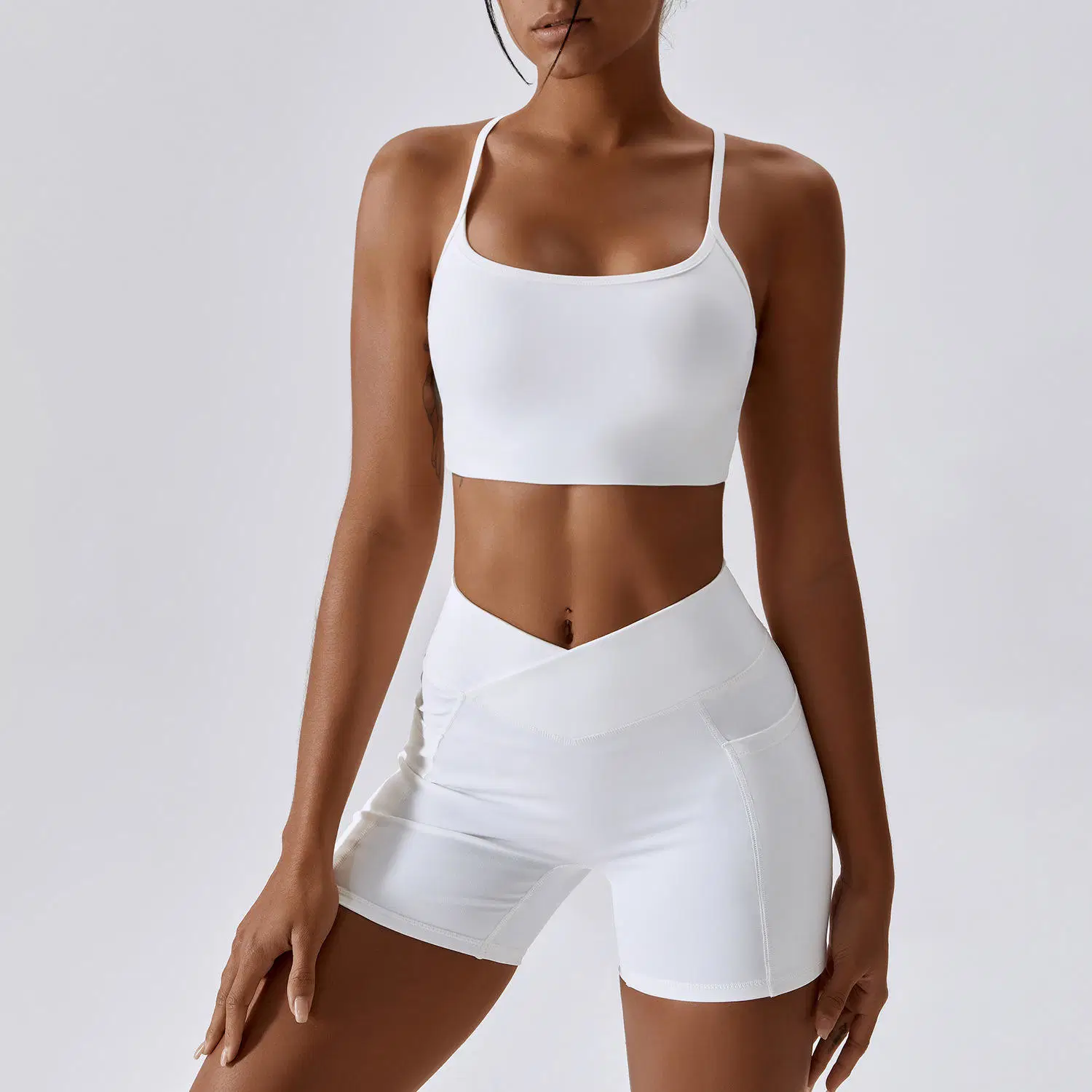 Minghang Garment Sportswear Manufacturer Women Compression Soft Lightweight V Cut Scrunch Back Yoga Shorts Bra Set