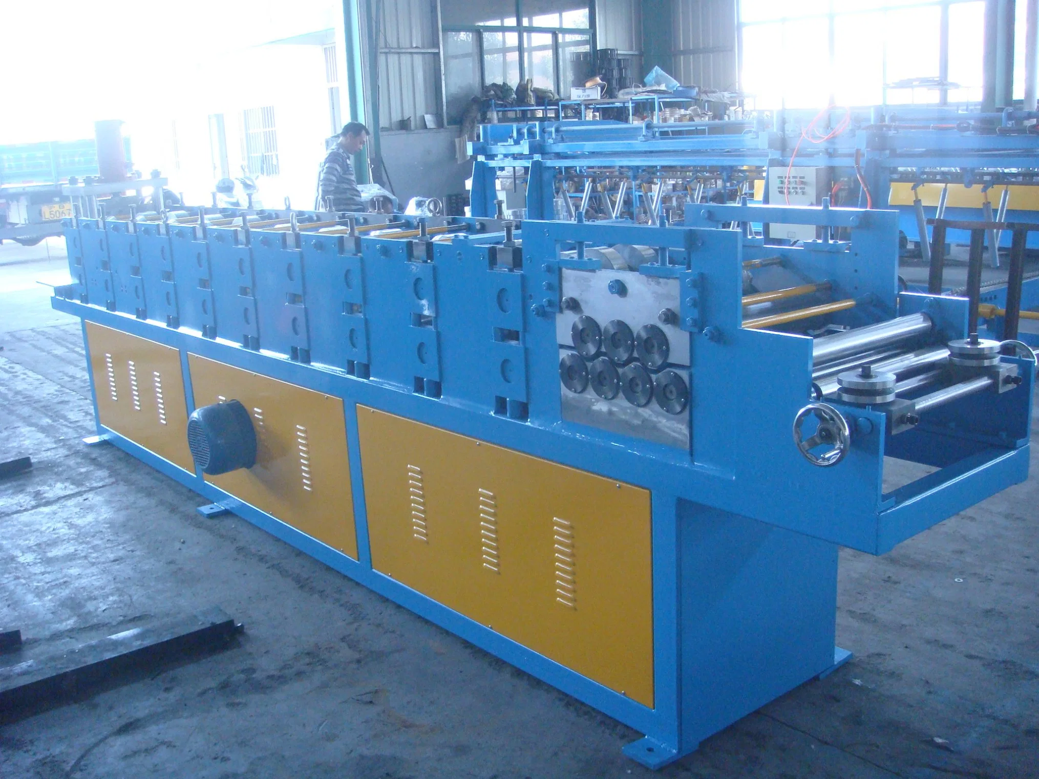 Galvanized Cold Rolled Steel C/Z Purlin Roll Forming Machine