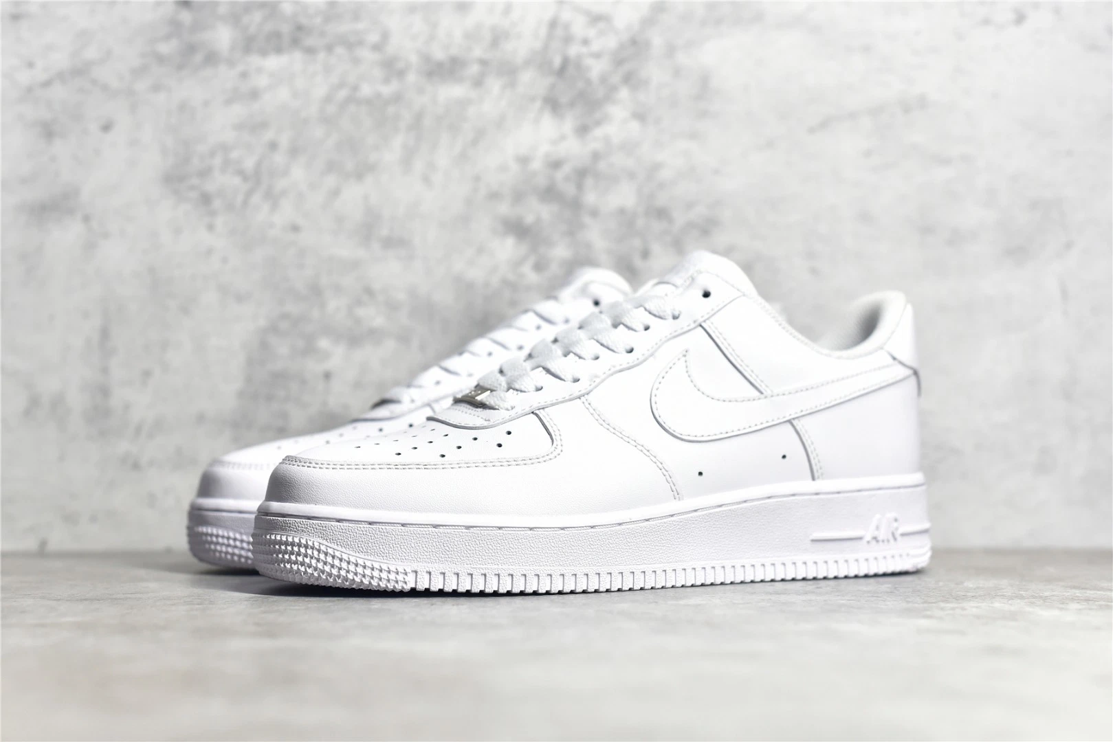 Wholesale/Supplier Price Nike Air Force 1 White Black Sneaker Bulk Price Sport Shoes Remark Size