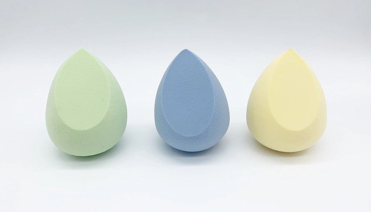 Bunte Schönheit Sponge Blender Nicht-Latex Make-Up Sponge Make-Up Blender Angeschlanzt Form