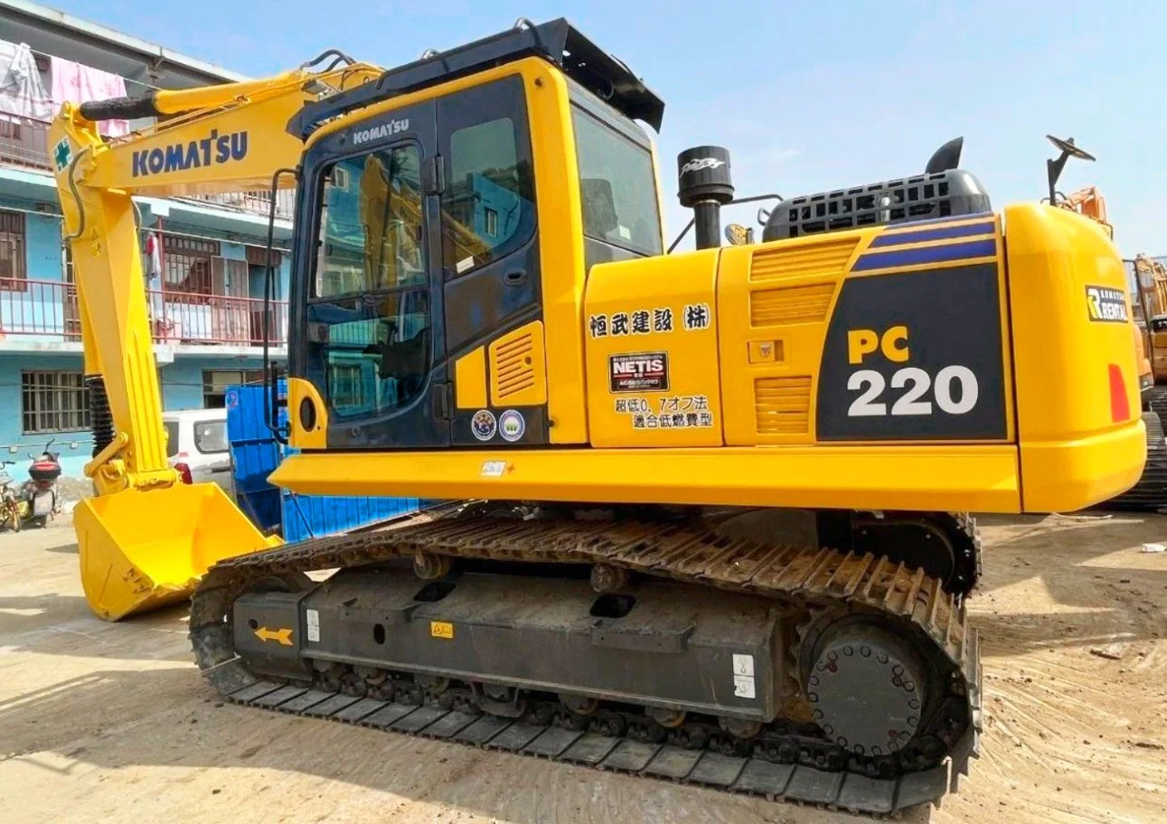 حفارة مستعملة بحالة جيدة بوزن 20 طنًا وقوة عمل 20 طنًا وسعر حفارة مستعملة PC200-8 PC220 Komatsu PC200-8 PC220-8 مجنزرة قوية.