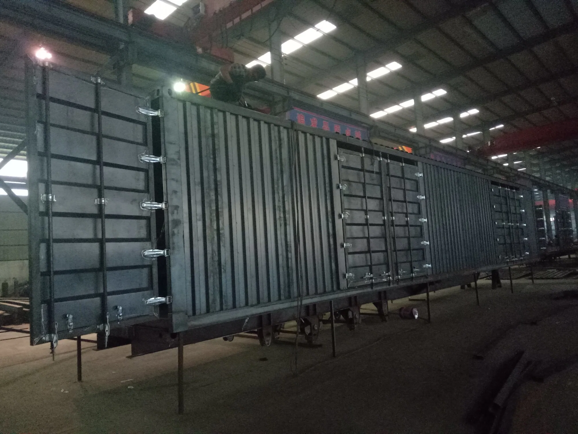 Luen Heavy Duty Aluminum Box Van Wing Open Semi Trailer