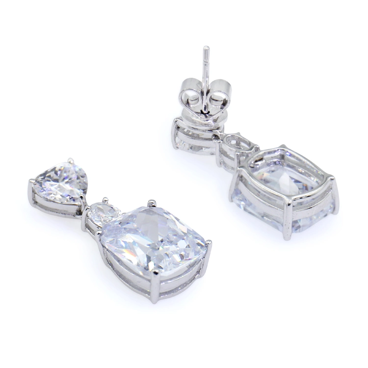 Aretes de piedras de parpadeo blanco elegante y delicado anillo de diamantes para mujer