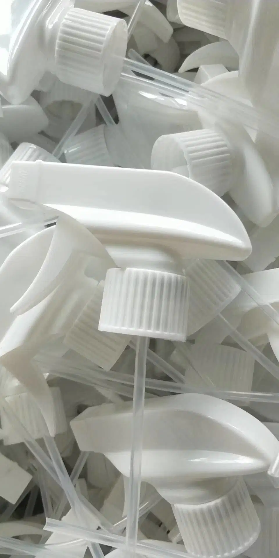 28/410 Pulvérisateur à gâchette en plastique blanc pour liquide désinfectant pour les mains