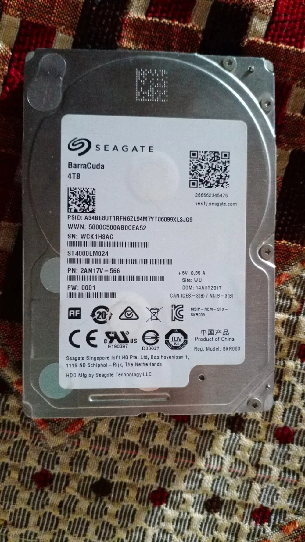 Seagate Barracuda жесткий диск емкостью 4 Тбайт (5400 об/мин 6 Гбит/с, 128МБ SATA толщиной 2,5" жесткий диск (ST4000LM024) SSD/жесткого диска