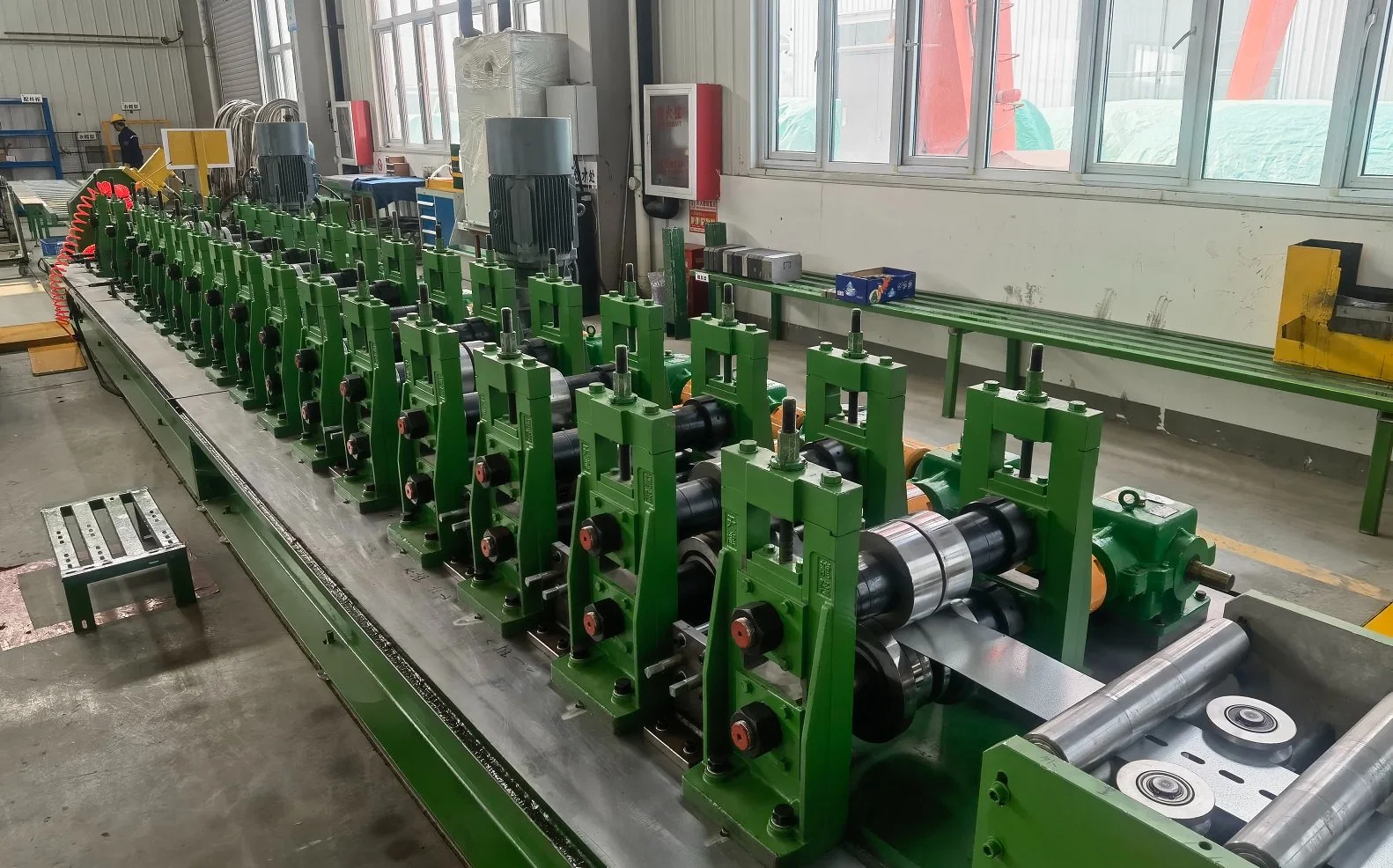 Longlong Factory Solar Tracker Steel Purlin Roll Forming Machine Photovoltaic Steel Channel Roll Former Equipment