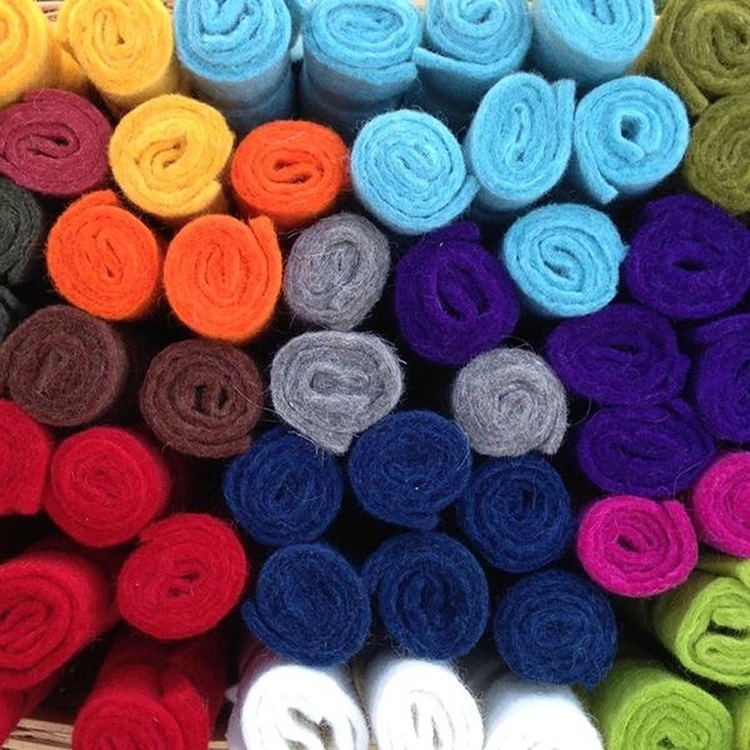 Colorida de grosor 1mm-5mm 100% poliéster aguja puñetazos Nonwoven Fabric DIY sentida por los niños